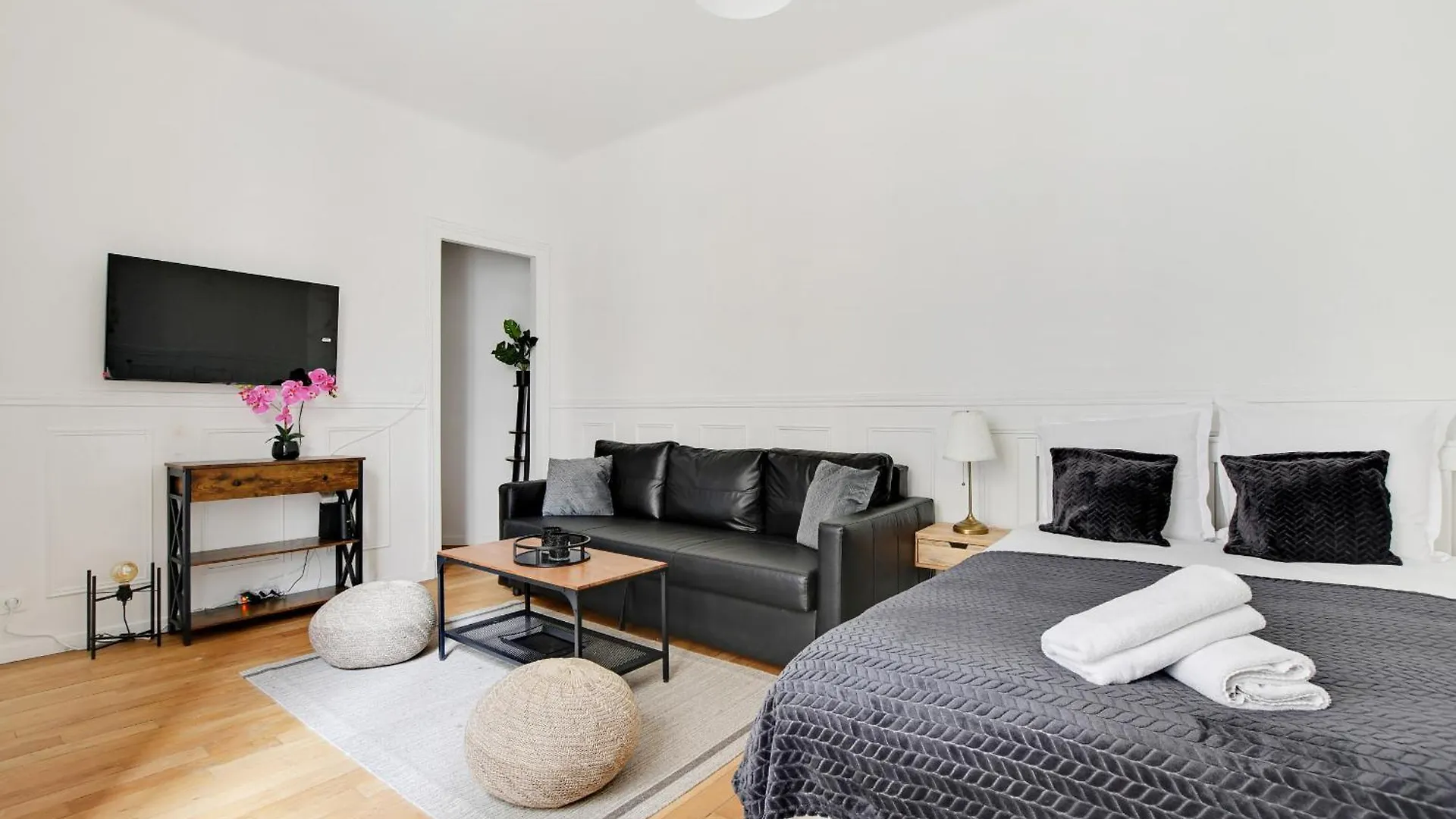 Louvre In Saint-Germain Ideal For Visiting Paris Apartment