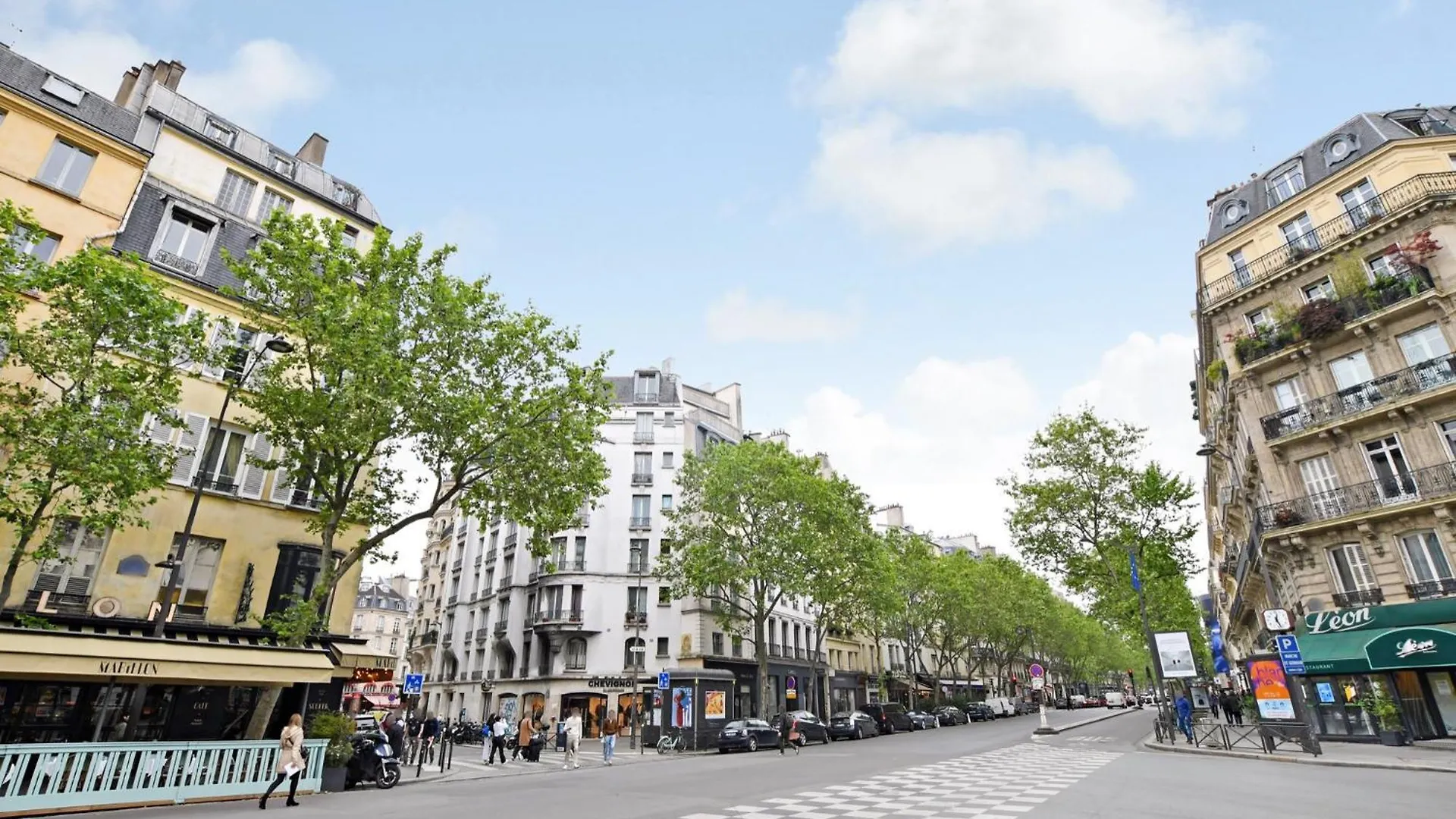 Louvre In Saint-Germain Ideal For Visiting Paris Apartment France